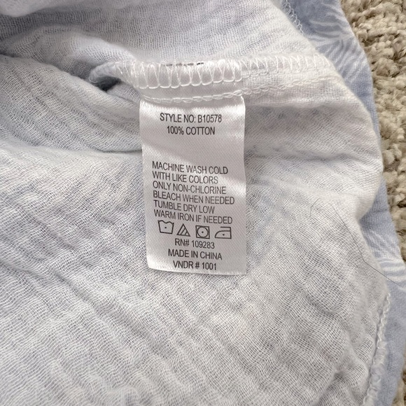 Women’s Tropical Pattern Short Sleeve Button Up - Picture 5 of 5